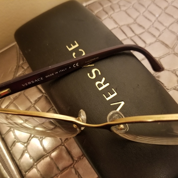 Versace - Picture 2 of 8